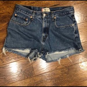 Levi’s 569 Cut-Off Jean Shorts High-Rise Size 32